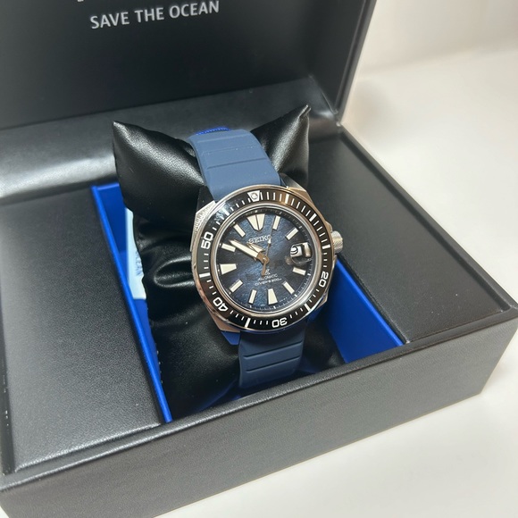 Seiko PROSPEX - Save The Ocean Manta Ray Edition SRPF79K1 - Picture 3 of 5